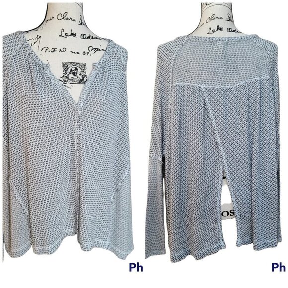We the Free Split Back Henley Oversized Raw Hem Top - Size S - Picture 1 of 13